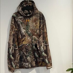 Under Armour Realtree Camouflage Hooded Sweatshirt